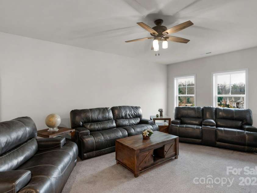 1124 Greenbridge Drive, Matthews, NC 28105.  MLS# CAR4263945, YatesRealty ID 28348. 