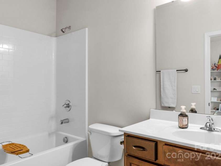 1124 Greenbridge Drive, Matthews, NC 28105.  MLS# CAR4263945, YatesRealty ID 28348. 