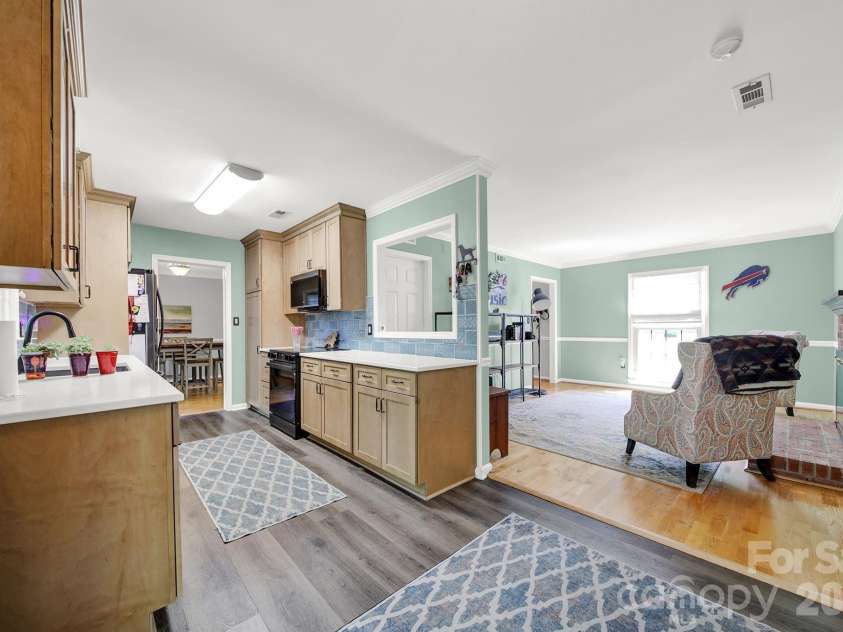 8802 Kirchenbaum Drive, Charlotte, NC 28210.  MLS# CAR4370557, YatesRealty ID 28348. 