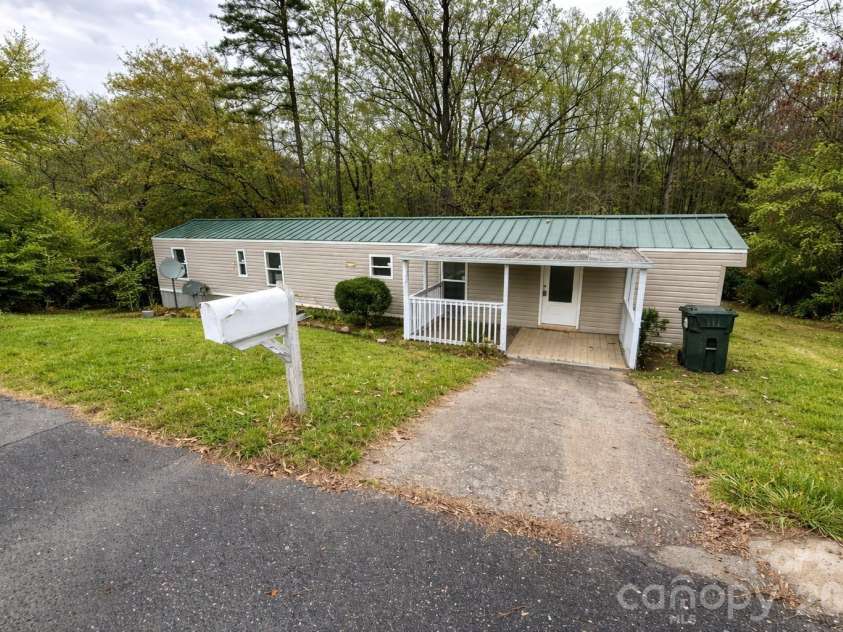111 Cloverleaf Drive, Clover, SC 29710.  MLS# CAR4334893, YatesRealty ID 2835. Exterior