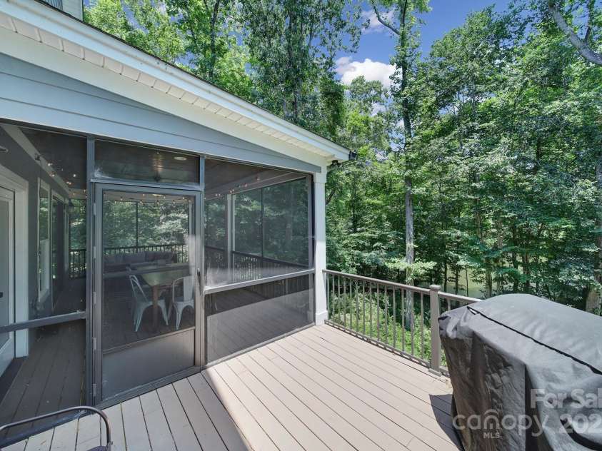 463 Lake Wylie Road, Belmont, NC 28012.  MLS# CAR4305187, YatesRealty ID 2835. 