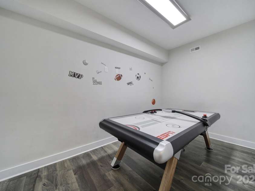 463 Lake Wylie Road, Belmont, NC 28012.  MLS# CAR4305187, YatesRealty ID 2835. Game Room