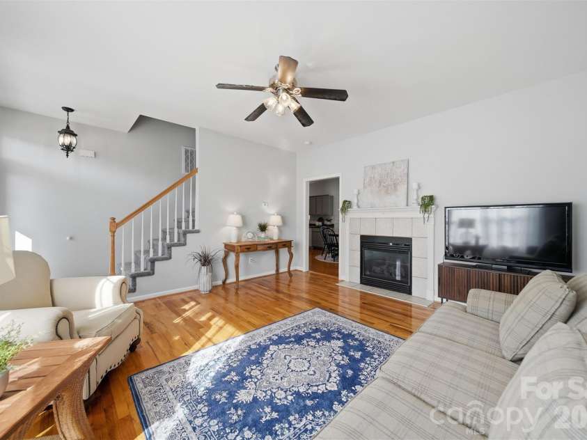 19 Heron Cove Loop, Hickory, NC 28601.  MLS# CAR4381643, YatesRealty ID 28350. 