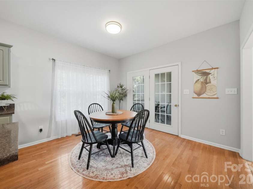 19 Heron Cove Loop, Hickory, NC 28601.  MLS# CAR4381643, YatesRealty ID 28350. 