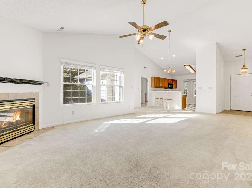 4 Gatehouse Court, Asheville, NC 28803.  MLS# CAR4274823, YatesRealty ID 28351. 