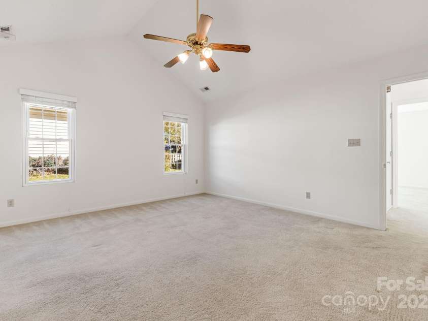 4 Gatehouse Court, Asheville, NC 28803.  MLS# CAR4274823, YatesRealty ID 28351. 