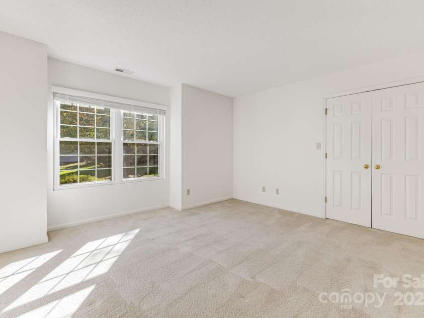 4 Gatehouse Court, Asheville, NC 28803.  MLS# CAR4274823, YatesRealty ID 28351. 