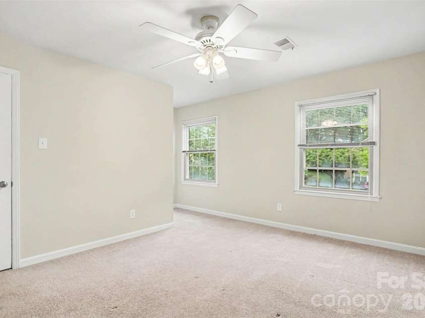 6617 Bunker Hill Circle, Charlotte, NC 28210.  MLS# CAR4383637, YatesRealty ID 28351. 