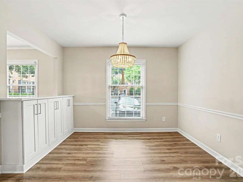 6617 Bunker Hill Circle, Charlotte, NC 28210.  MLS# CAR4383637, YatesRealty ID 28351. Dining Room