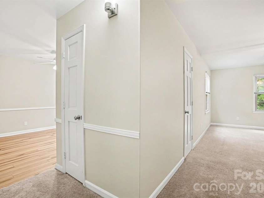 6617 Bunker Hill Circle, Charlotte, NC 28210.  MLS# CAR4383637, YatesRealty ID 28351. Primary Suite