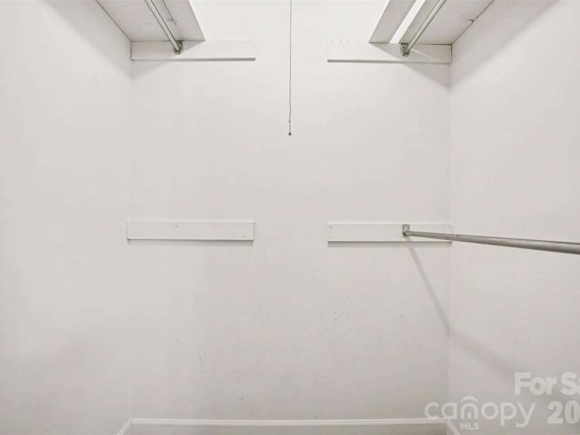 6617 Bunker Hill Circle, Charlotte, NC 28210.  MLS# CAR4383637, YatesRealty ID 28351. Walk-in Closet