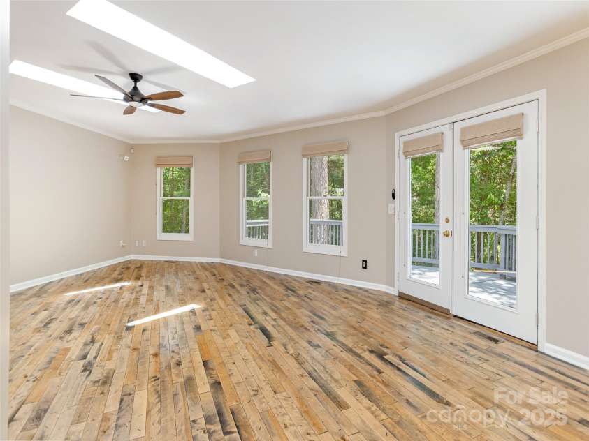 204 Pine Berry Circle, Hendersonville, NC 28739.  MLS# CAR4276519, YatesRealty ID 28353. 