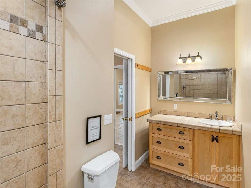 204 Pine Berry Circle, Hendersonville, NC 28739.  MLS# CAR4276519, YatesRealty ID 28353. Full Bath in Lower Level