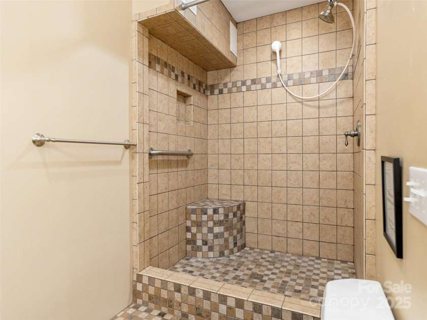 204 Pine Berry Circle, Hendersonville, NC 28739.  MLS# CAR4276519, YatesRealty ID 28353. Tile Shower