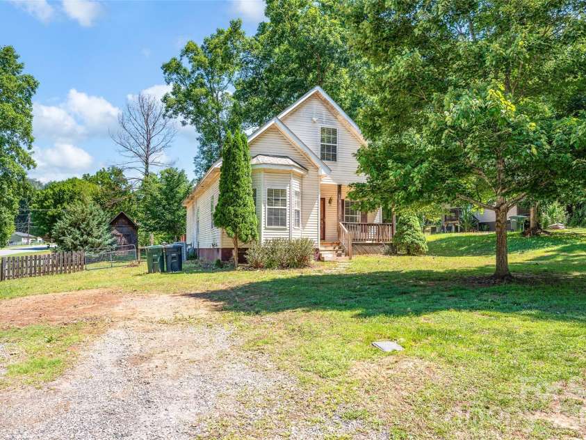 105 Queensbury Road, Troutman, NC 28166.  MLS# CAR4386419, YatesRealty ID 28354. 