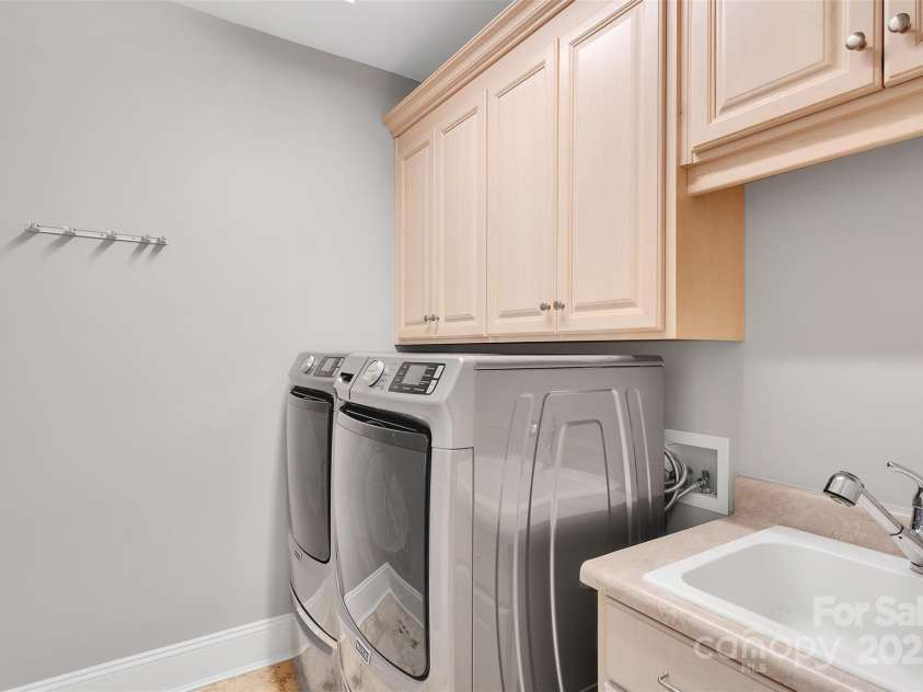 4552 Sawgrass Court, Denver, NC 28037.  MLS# CAR4277524, YatesRealty ID 28354. Laundry room on main.