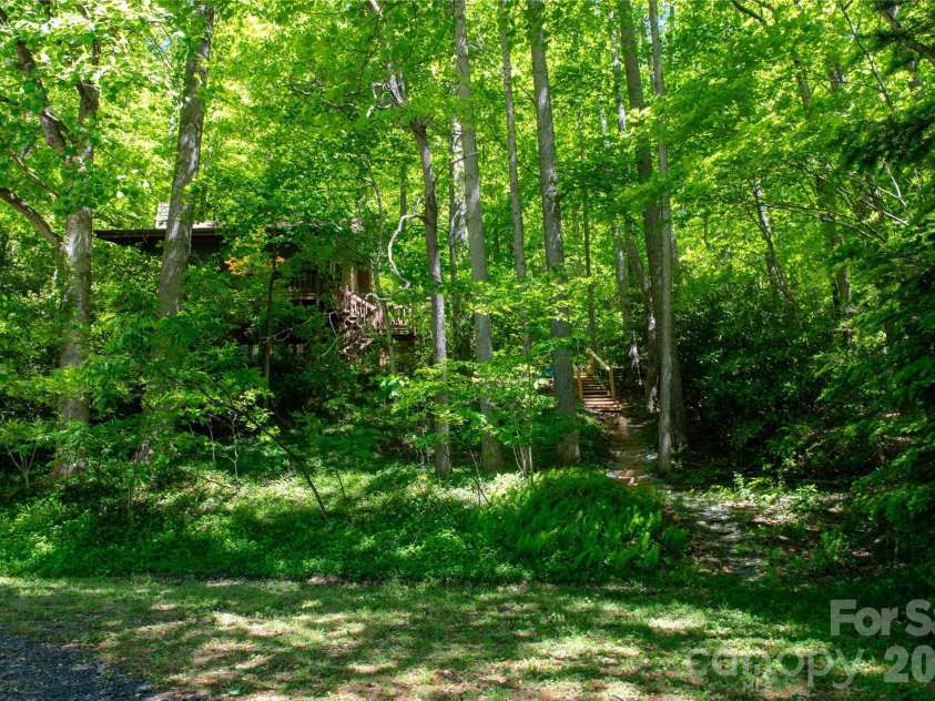 152 Middle Creek Cove, Burnsville, NC 28714.  MLS# CAR4387426, YatesRealty ID 28356. 