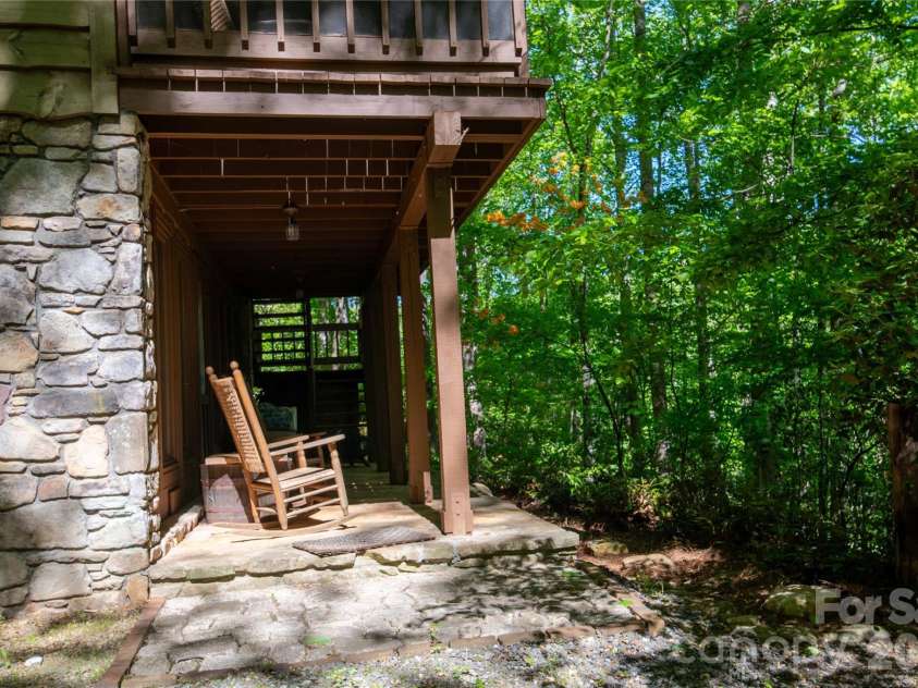 152 Middle Creek Cove, Burnsville, NC 28714.  MLS# CAR4387426, YatesRealty ID 28356. 