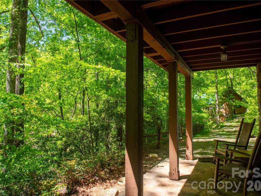 152 Middle Creek Cove, Burnsville, NC 28714.  MLS# CAR4387426, YatesRealty ID 28356. 