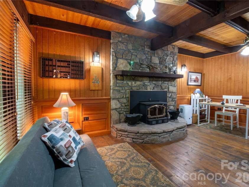 152 Middle Creek Cove, Burnsville, NC 28714.  MLS# CAR4387426, YatesRealty ID 28356. 