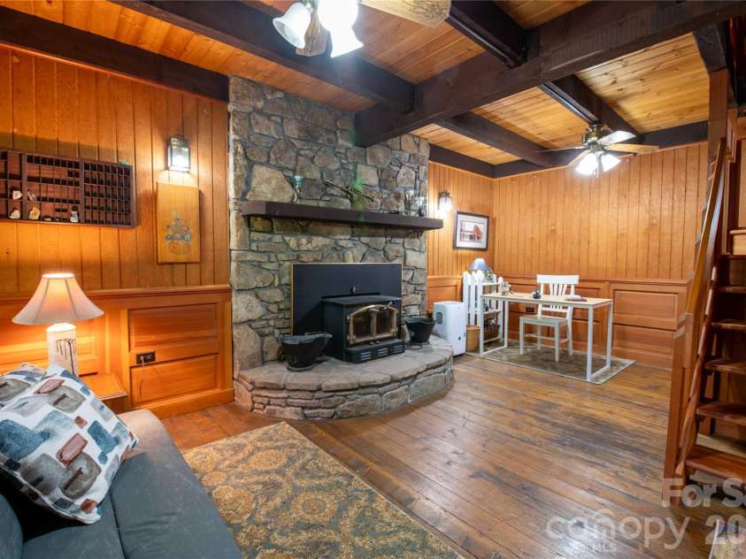 152 Middle Creek Cove, Burnsville, NC 28714.  MLS# CAR4387426, YatesRealty ID 28356. 