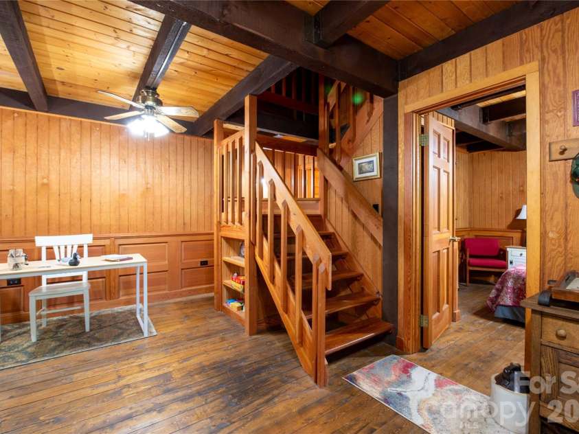 152 Middle Creek Cove, Burnsville, NC 28714.  MLS# CAR4387426, YatesRealty ID 28356. 