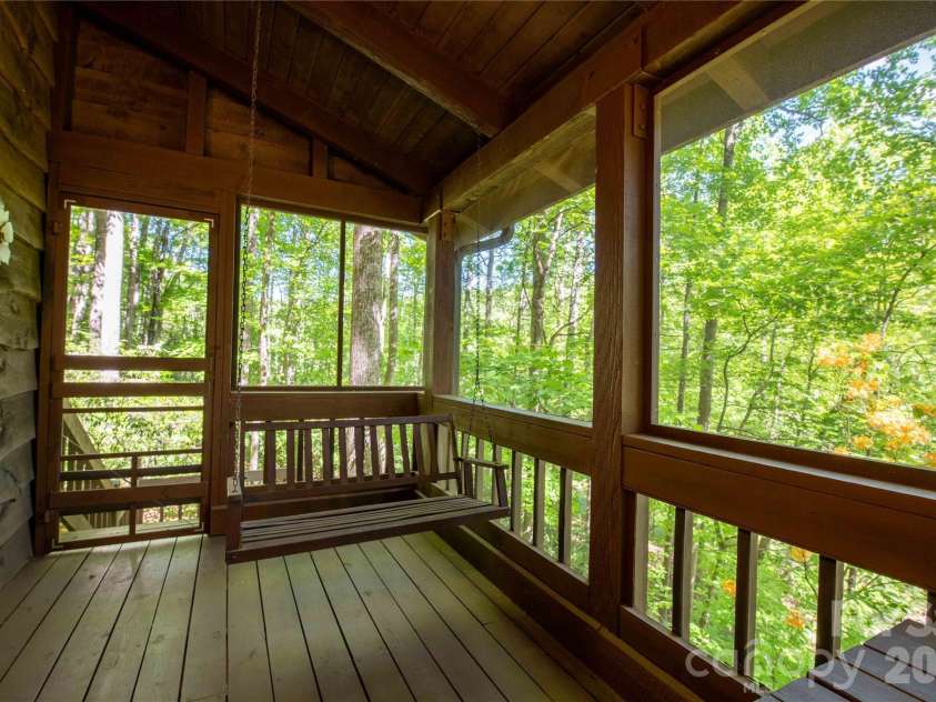 152 Middle Creek Cove, Burnsville, NC 28714.  MLS# CAR4387426, YatesRealty ID 28356. 
