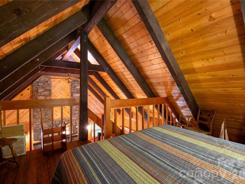 152 Middle Creek Cove, Burnsville, NC 28714.  MLS# CAR4387426, YatesRealty ID 28356. 