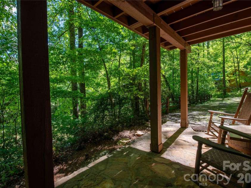 152 Middle Creek Cove, Burnsville, NC 28714.  MLS# CAR4387426, YatesRealty ID 28356. 