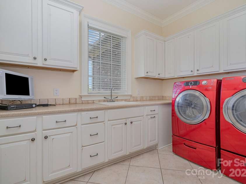 1270 Teeter Farms Drive, Mooresville, NC 28115.  MLS# CAR4277302, YatesRealty ID 28357. 