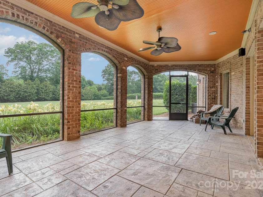 1270 Teeter Farms Drive, Mooresville, NC 28115.  MLS# CAR4277302, YatesRealty ID 28357. 