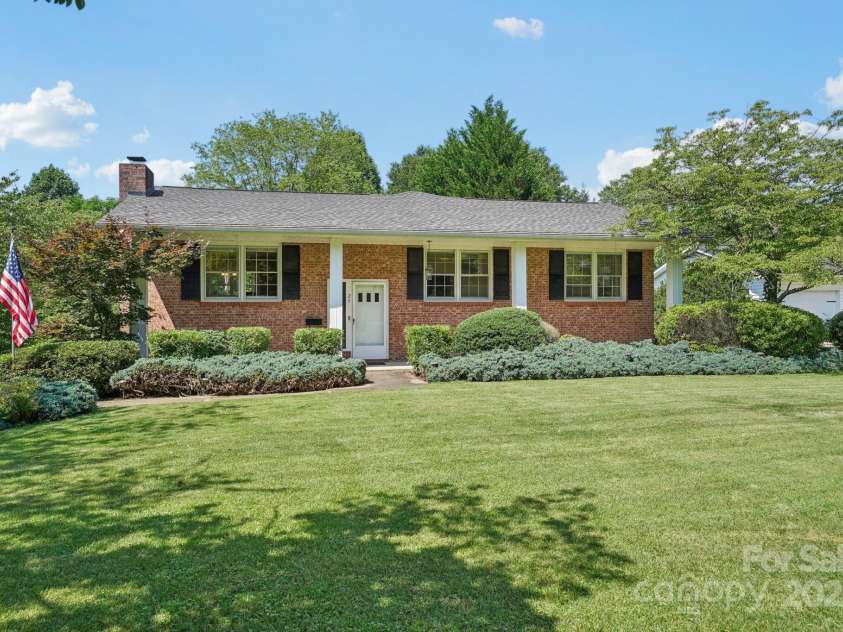 25 Hazel Court, Brevard, NC 28712.  MLS# CAR4277824, YatesRealty ID 28358. Welcome to 25 Hazel Court