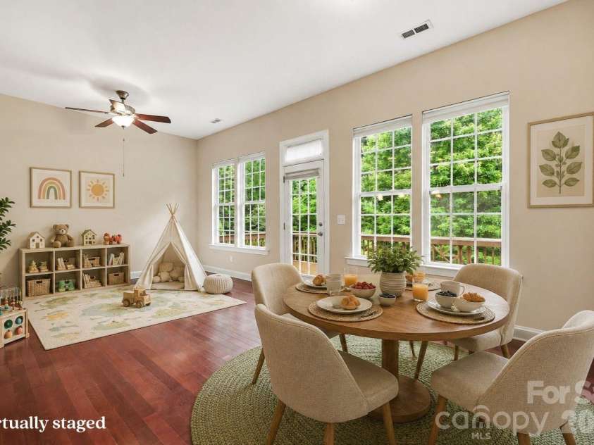 878 Treasure Court, Fort Mill, SC 29708.  MLS# CAR4307682, YatesRealty ID 28358. Virtually staged breakfast area