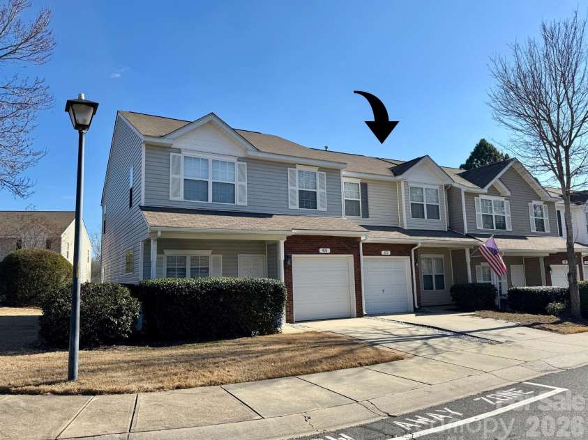 422 Delta Drive, Fort Mill, SC 29715.  MLS# CAR4335330, YatesRealty ID 28359. 