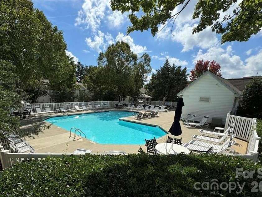 422 Delta Drive, Fort Mill, SC 29715.  MLS# CAR4335330, YatesRealty ID 28359. 