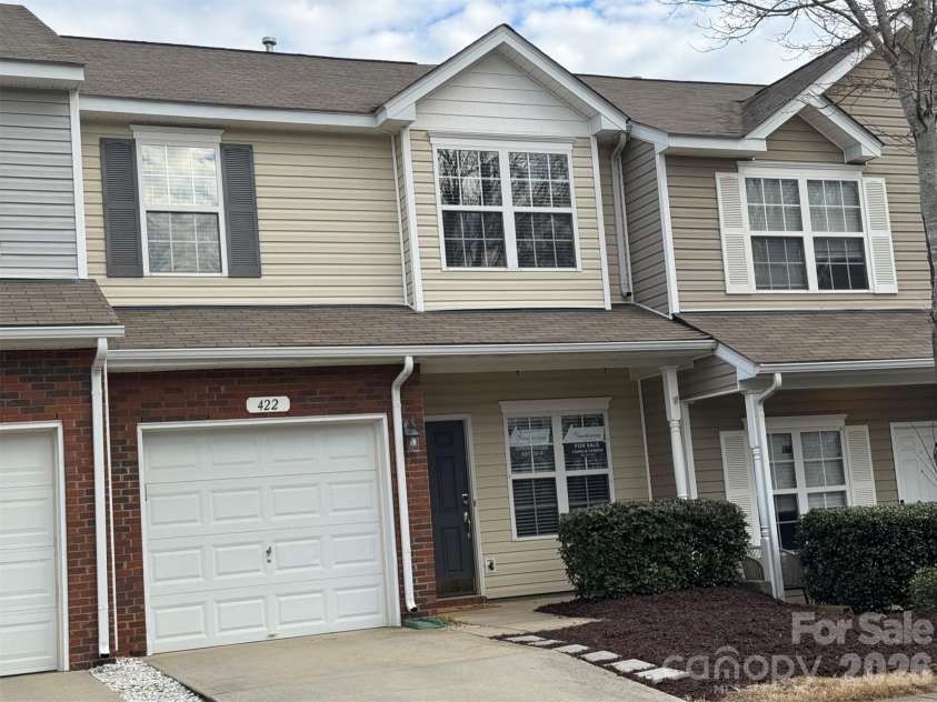 422 Delta Drive, Fort Mill, SC 29715.  MLS# CAR4335330, YatesRealty ID 28359. 