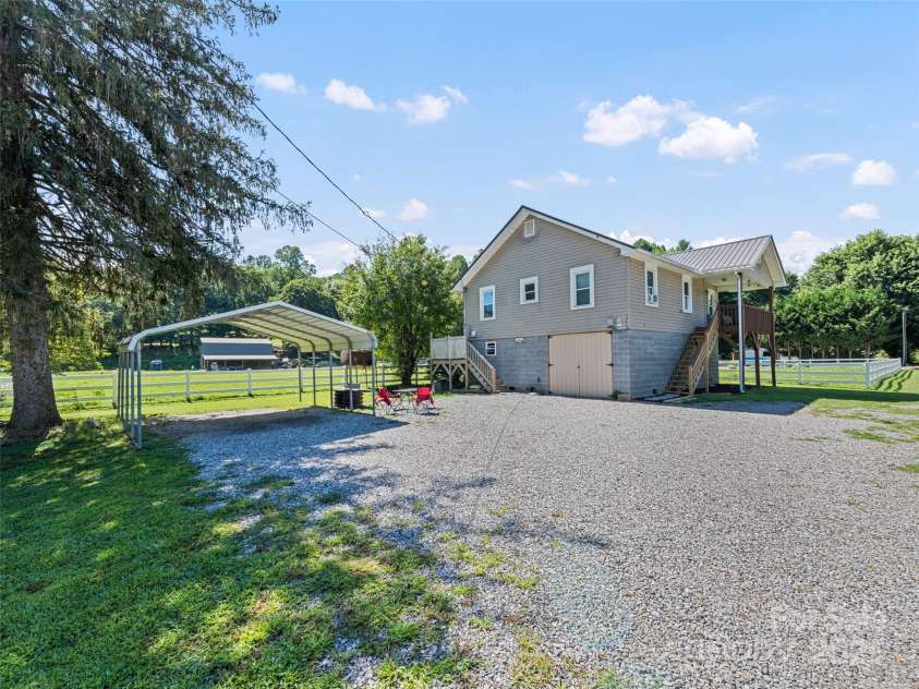 5107 Pisgah Drive, Canton, NC 28716.  MLS# CAR4281958, YatesRealty ID 28359. 