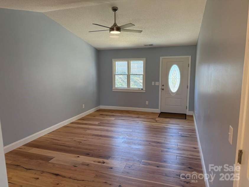 125 Dearmin Terrace, Franklin, NC 28734.  MLS# CAR4238822, YatesRealty ID 2836. 