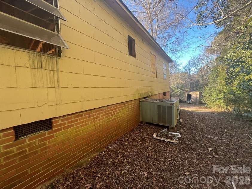 527 Moore Street, Wadesboro, NC 28170.  MLS# CAR4346547, YatesRealty ID 2836. 