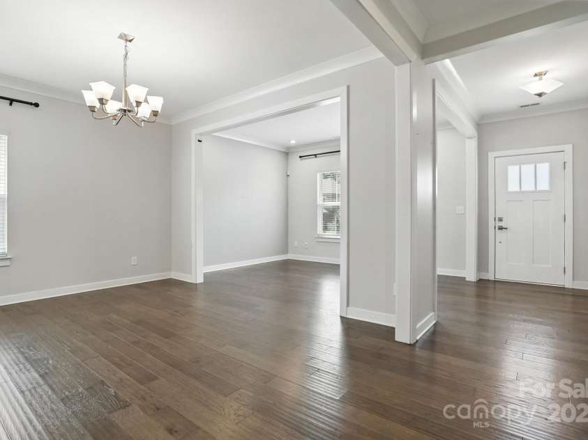 10474 Black Locust Lane, Charlotte, NC 28215.  MLS# CAR4282374, YatesRealty ID 28360. 