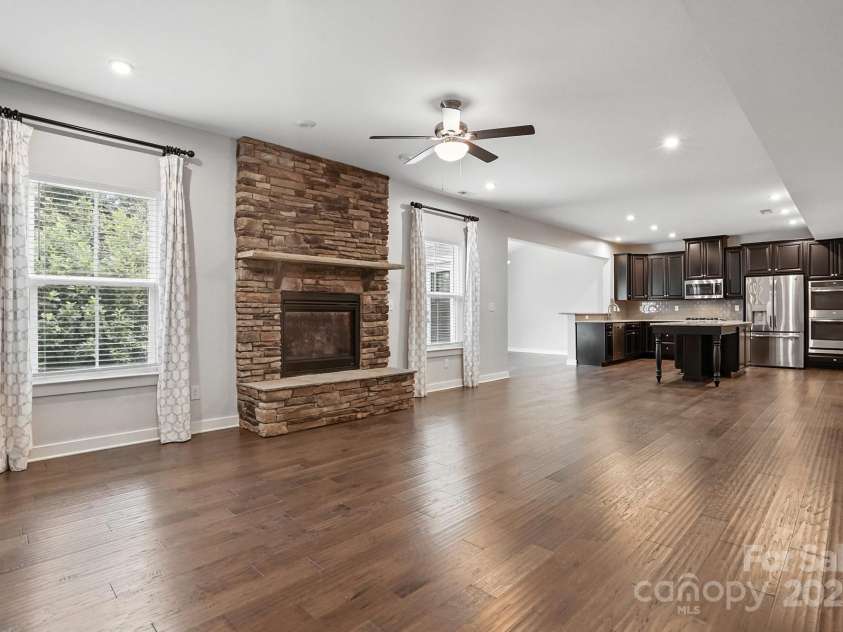 10474 Black Locust Lane, Charlotte, NC 28215.  MLS# CAR4282374, YatesRealty ID 28360. 