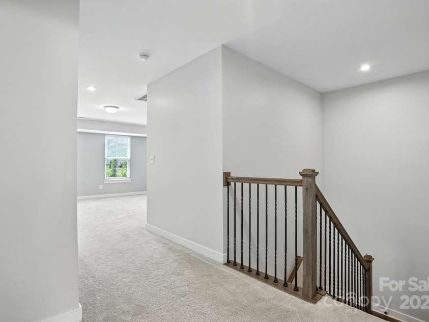 10474 Black Locust Lane, Charlotte, NC 28215.  MLS# CAR4282374, YatesRealty ID 28360. 