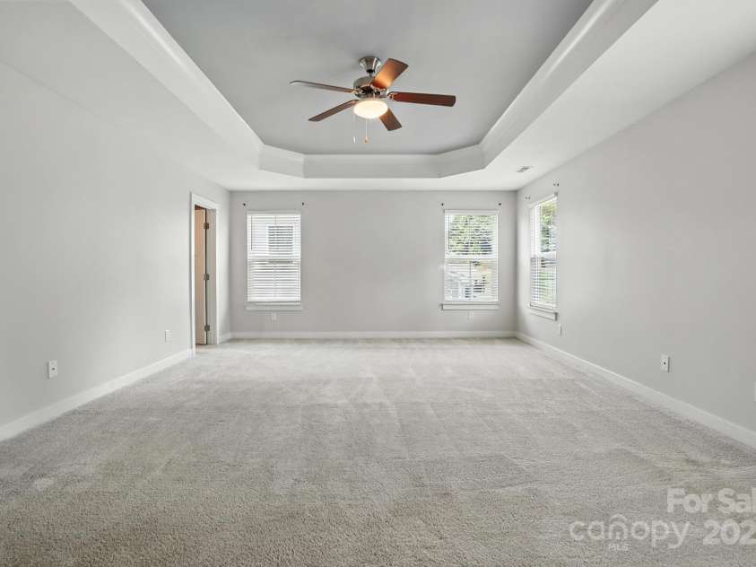 10474 Black Locust Lane, Charlotte, NC 28215.  MLS# CAR4282374, YatesRealty ID 28360. 