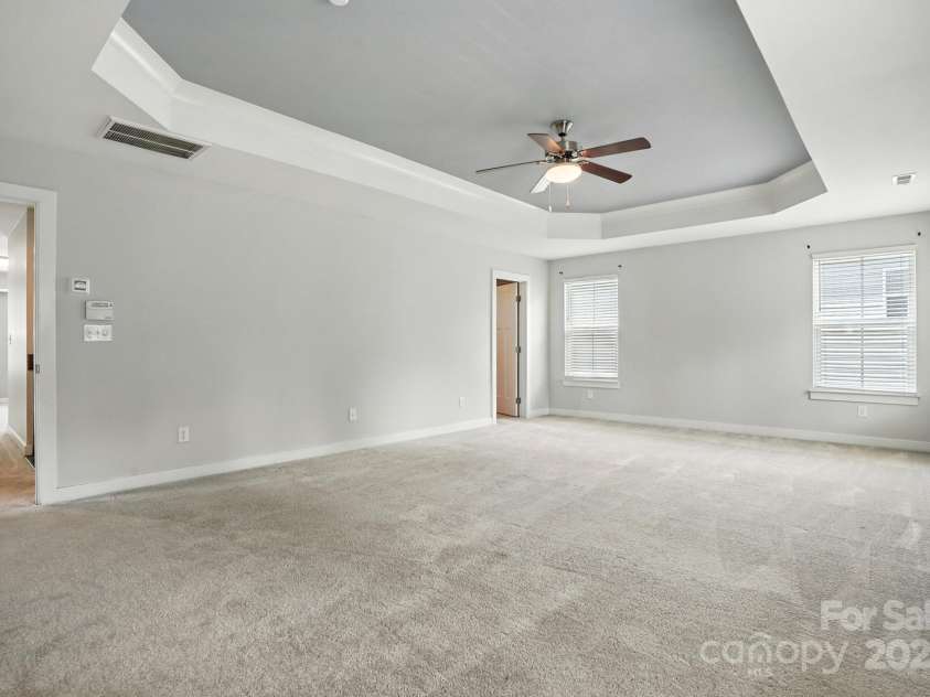 10474 Black Locust Lane, Charlotte, NC 28215.  MLS# CAR4282374, YatesRealty ID 28360. 