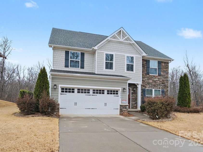 10474 Black Locust Lane, Charlotte, NC 28215.  MLS# CAR4330435, YatesRealty ID 28360. 