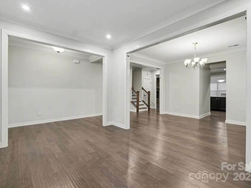 10474 Black Locust Lane, Charlotte, NC 28215.  MLS# CAR4330435, YatesRealty ID 28360. 