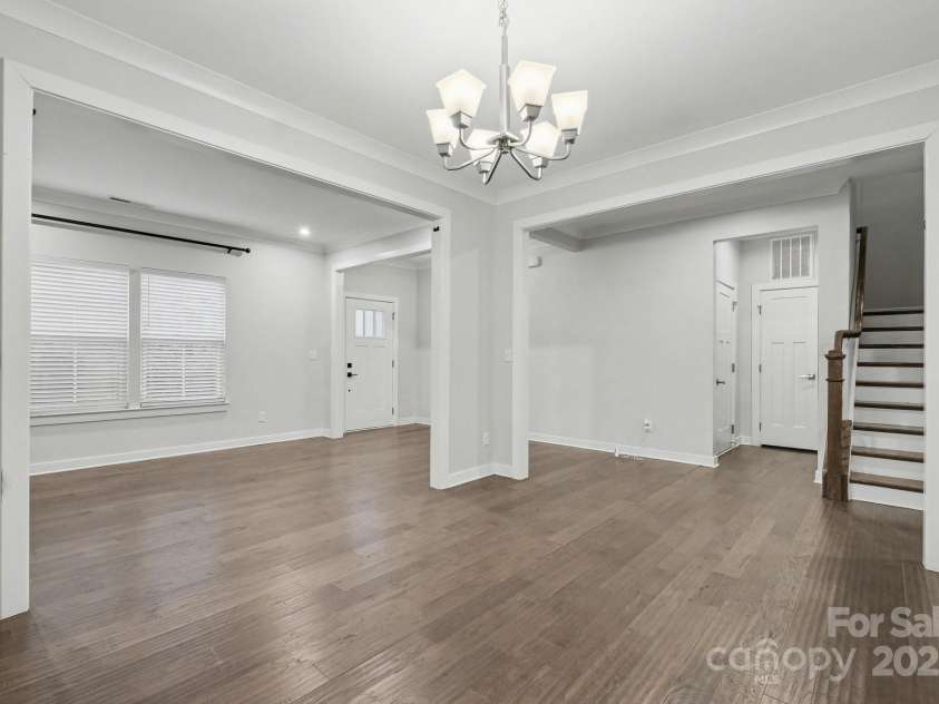 10474 Black Locust Lane, Charlotte, NC 28215.  MLS# CAR4330435, YatesRealty ID 28360. 