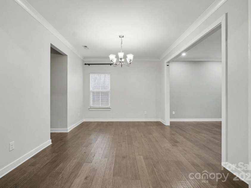 10474 Black Locust Lane, Charlotte, NC 28215.  MLS# CAR4330435, YatesRealty ID 28360. 