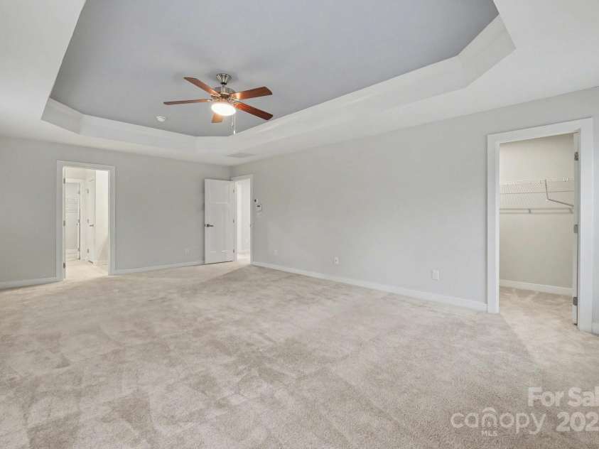 10474 Black Locust Lane, Charlotte, NC 28215.  MLS# CAR4330435, YatesRealty ID 28360. 