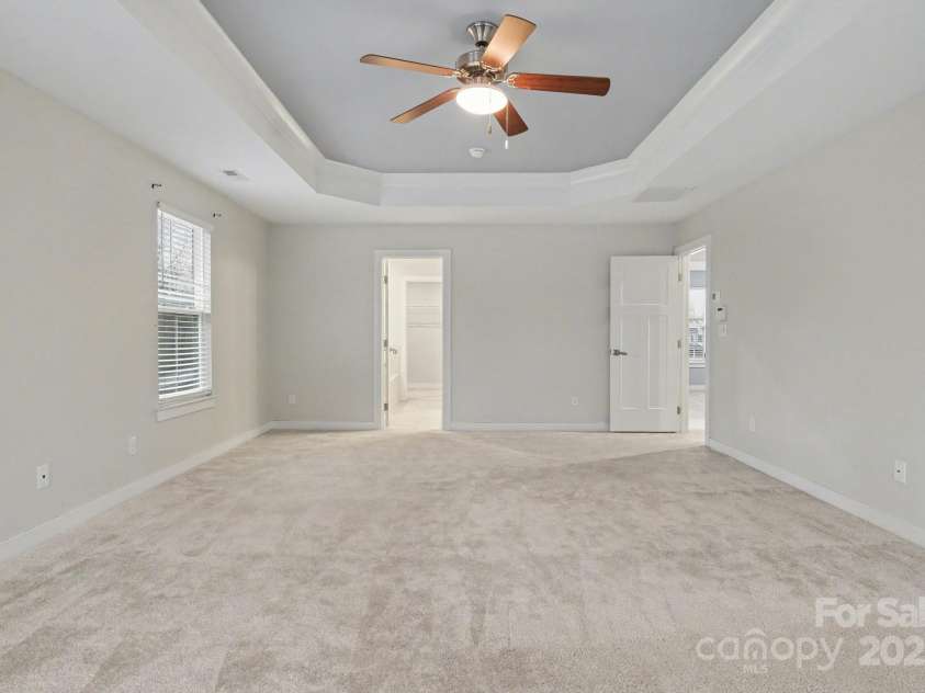 10474 Black Locust Lane, Charlotte, NC 28215.  MLS# CAR4330435, YatesRealty ID 28360. 